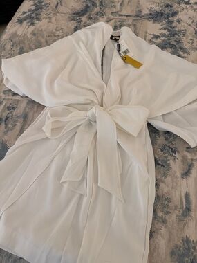 Alexia Admor Cream Wrap Dress with Front Bow